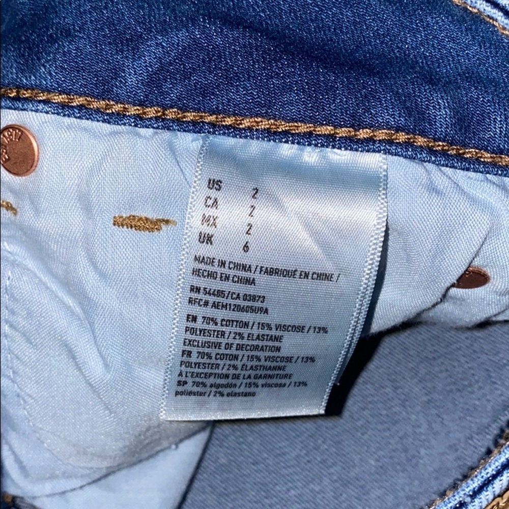 American Eagle Jean Shorts size 2 - Picture 5 of 5